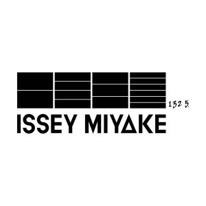 132-5-Issey-Miyake.jpg