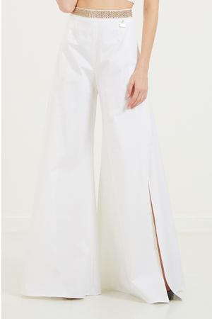Белые брюки с золотистым поясом Elisabetta Franchi 173297537 купить с доставкой