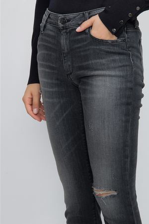 Джинсы с потертостями Black Orchid Denim BLACK ORCHID BO291RS2/зауженные,рванные Серый купить с доставкой