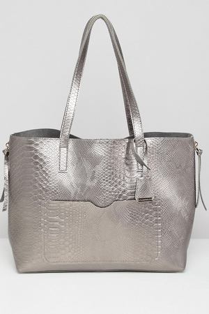 Серая сумка металлик с эффектом змеиной кожи Glamorous - Серый Glamorous 129476
