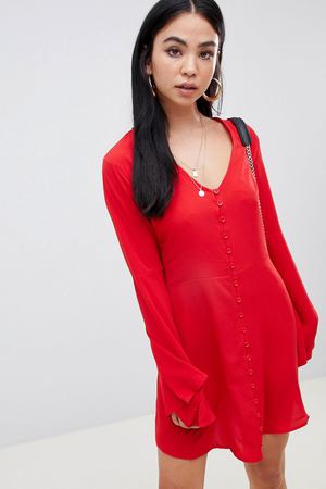 Красное короткое приталенное платье на пуговицах с рукавами клеш Missg Missguided 11180 купить с доставкой