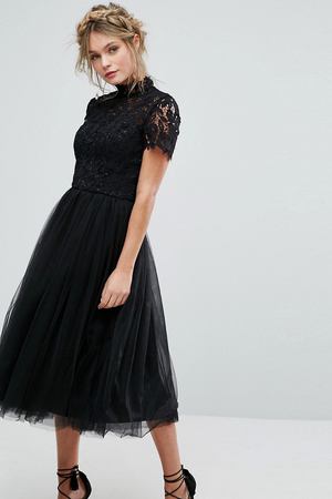 Черное платье миди с кружевом, высоким воротом и юбкой из тюля Chi Chi Chi Chi London 55053