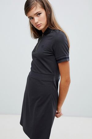 Платье из пике с виниловым воротником Fred Perry - Серый Fred Perry 16667