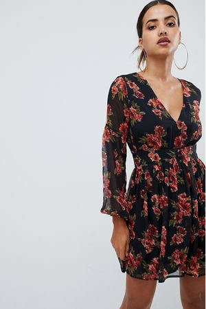 Короткое приталенное платье из шифона с цветочным принтом Missguided Missguided 94452