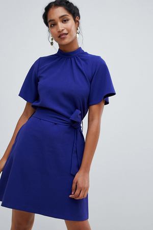 Платье с высоким воротом, короткими рукавами и поясом Closet London Closet London 46552