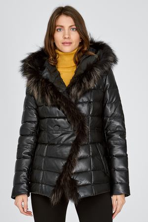 Утепленная кожаная куртка с отделкой мехом енота La Reine Blanche 26751 купить с доставкой
