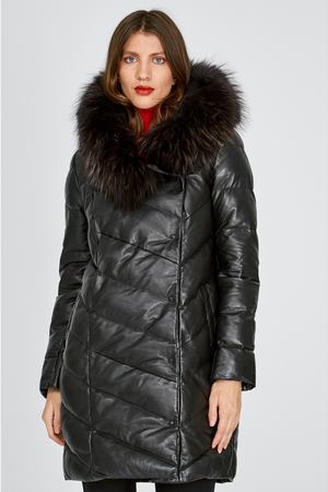 Кожаное пальто с отделкой мехом енота La Reine Blanche 90329